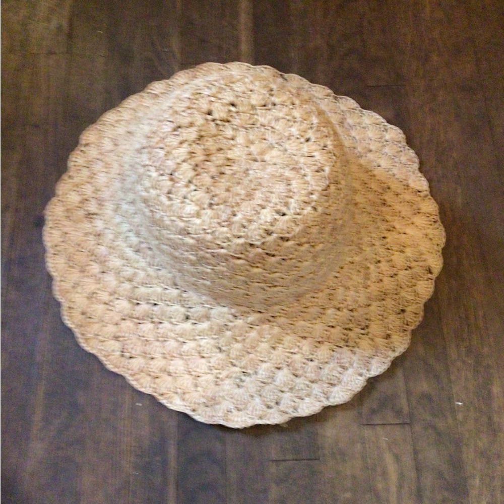 NEW! Rare Wyeth flowered crochet bucket hat